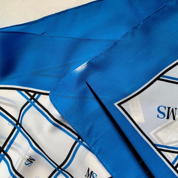 🛍🛍️ Vintage monogram scarf made in Italy - Picture 5 of 7